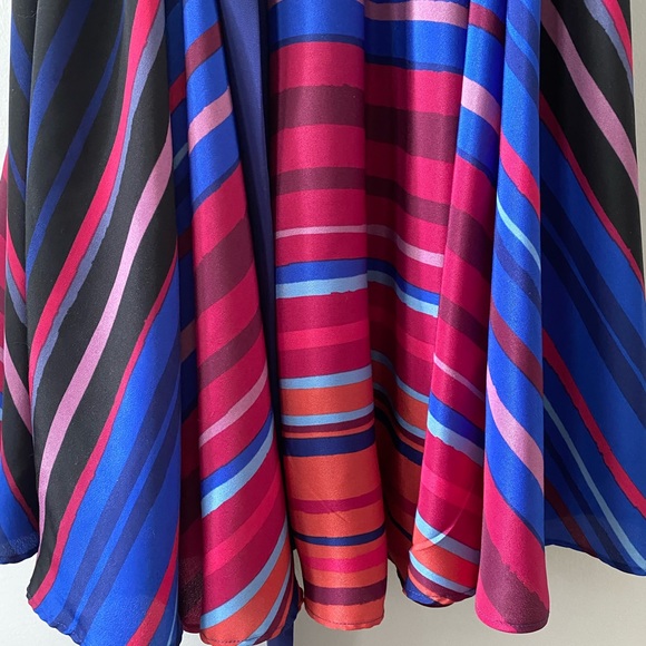 Abstract Party Dress - Picture 4 of 6